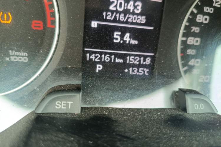 Used Audi A4L 2013 35 TFSI Automatic Comfort Model Odometer Close Up