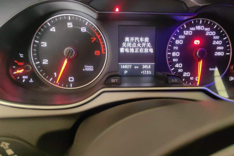 Used Audi A4L 2013 35 TFSI Automatic Technology Edition Odometer Close Up