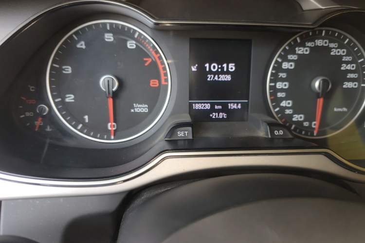 Used Audi A4L 2013 35 TFSI Automatic Technology Edition Odometer Close Up