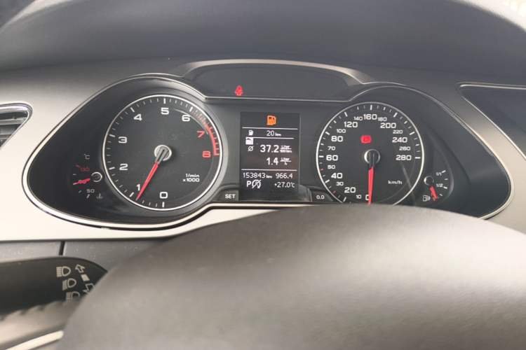 Used Audi A4L 2013 30 TFSI Automatic Comfort Model Odometer Close Up