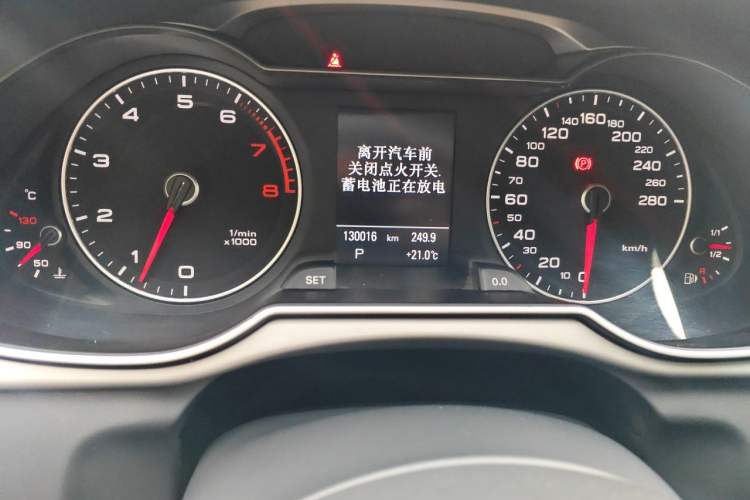 Used Audi A4L 2013 35 TFSI Automatic Technology Edition Odometer Close Up