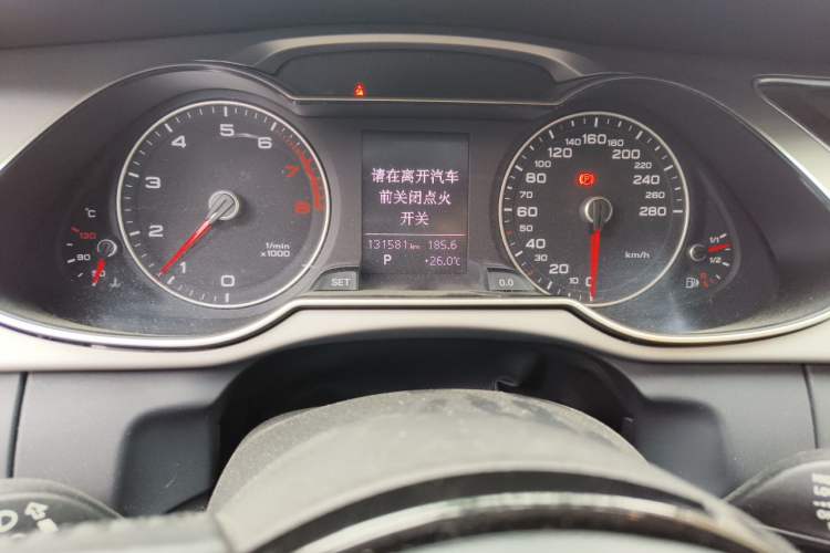 Used Audi A4L 2013 35 TFSI Automatic Standard Model Odometer Close Up