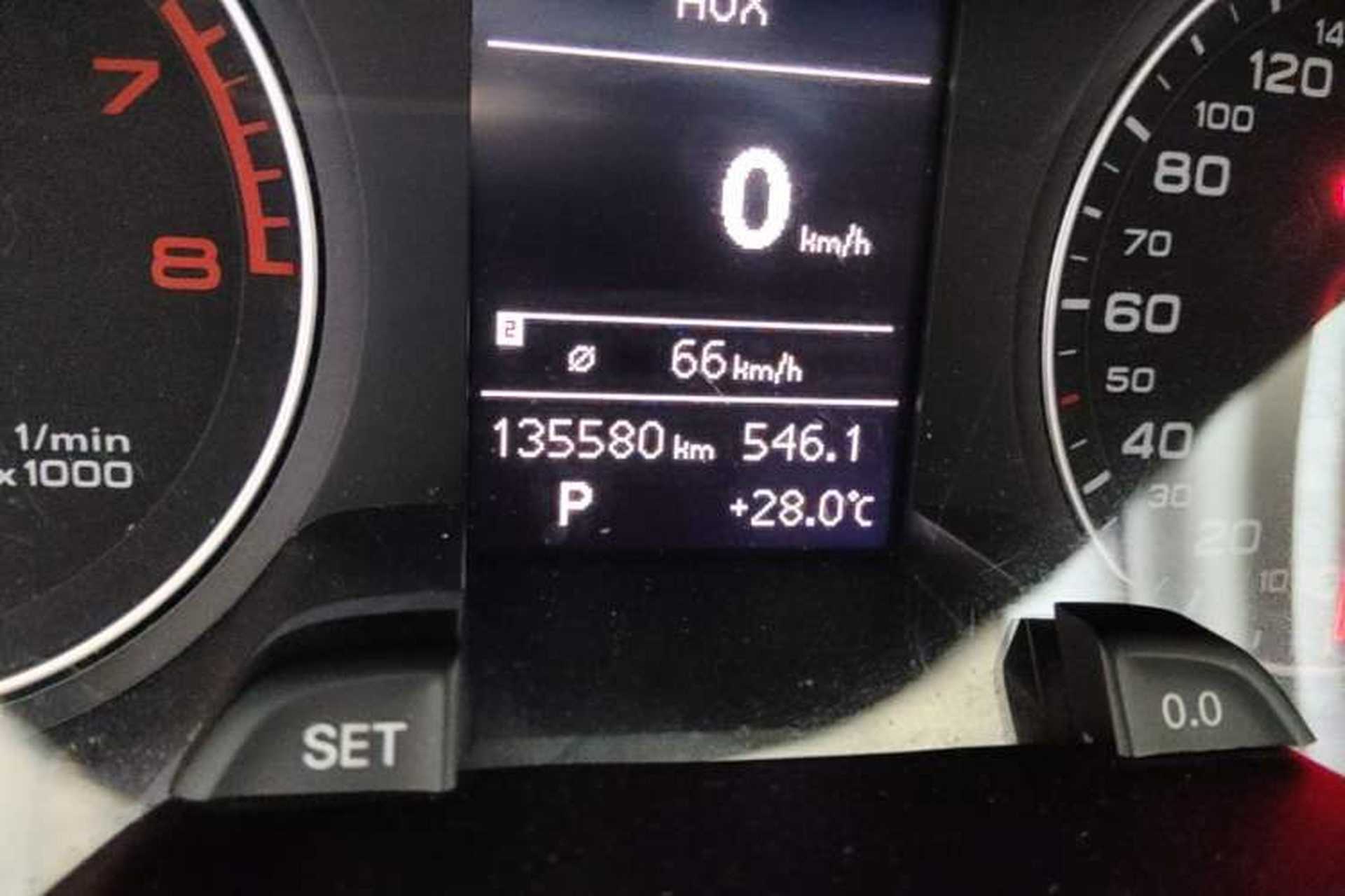 Used Audi A4L 2013 35 TFSI Automatic Standard Model Odometer Close Up