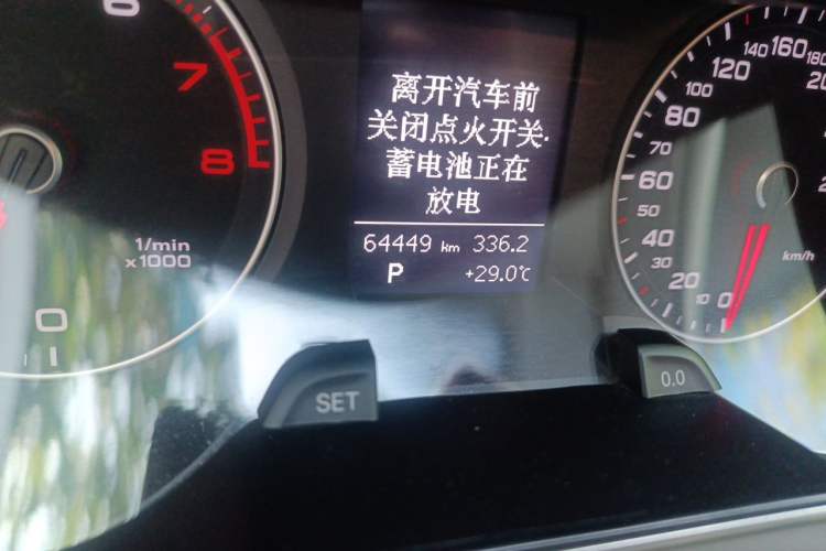 Used Audi A4L 2013 35 TFSI Automatic Standard Model Odometer Close Up