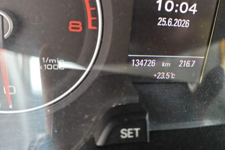 Used Audi A4L 2013 35 TFSI Automatic Comfort Model Odometer Close Up