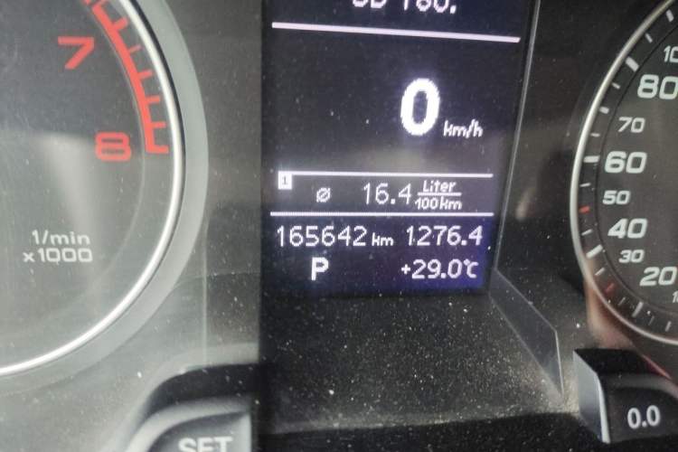 Used Audi A4L 2013 35 TFSI Automatic Comfort Model Odometer Close Up