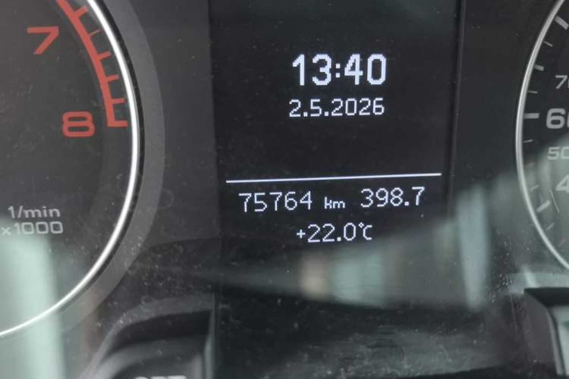 Used Audi A4L 2013 35 TFSI Automatic Standard Model Odometer Close Up