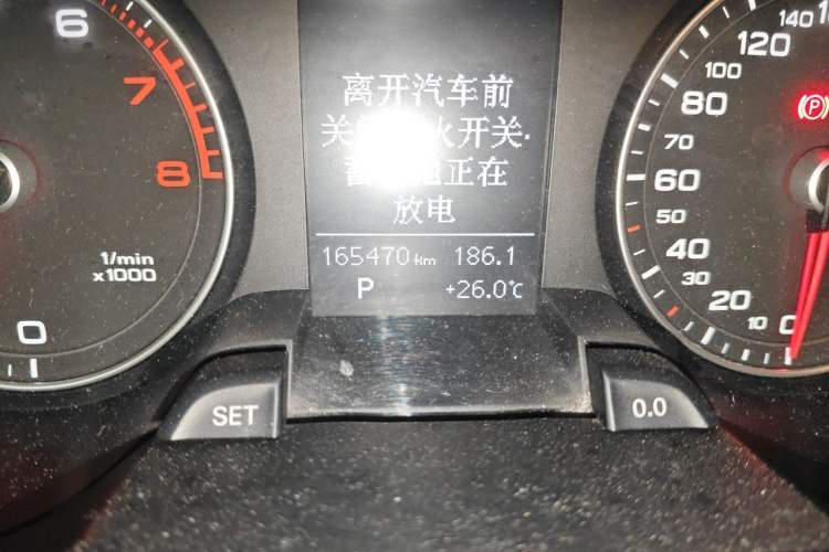 Used Audi A4L 2013 35 TFSI Automatic Standard Model Odometer Close Up