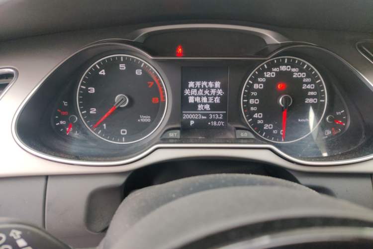 Used Audi A4L 2013 35 TFSI Automatic Comfort Model Odometer Close Up