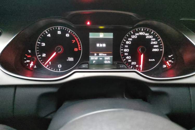 Used Audi A4L 2013 35 TFSI Automatic Technology Edition Odometer Close Up