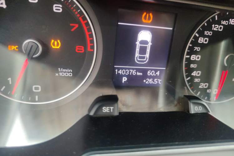 Used Audi A4L 2013 30 TFSI Automatic Comfort Model Odometer Close Up