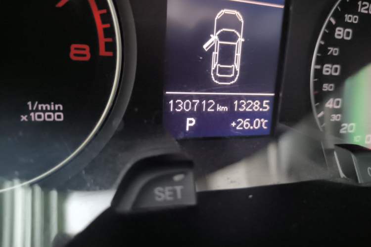 Used Audi A4L 2013 30 TFSI Automatic Comfort Model Odometer Close Up