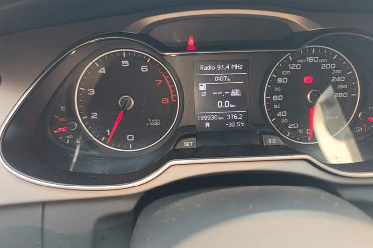 Used Audi A4L 2013 35 TFSI Automatic Standard Model Odometer Close Up