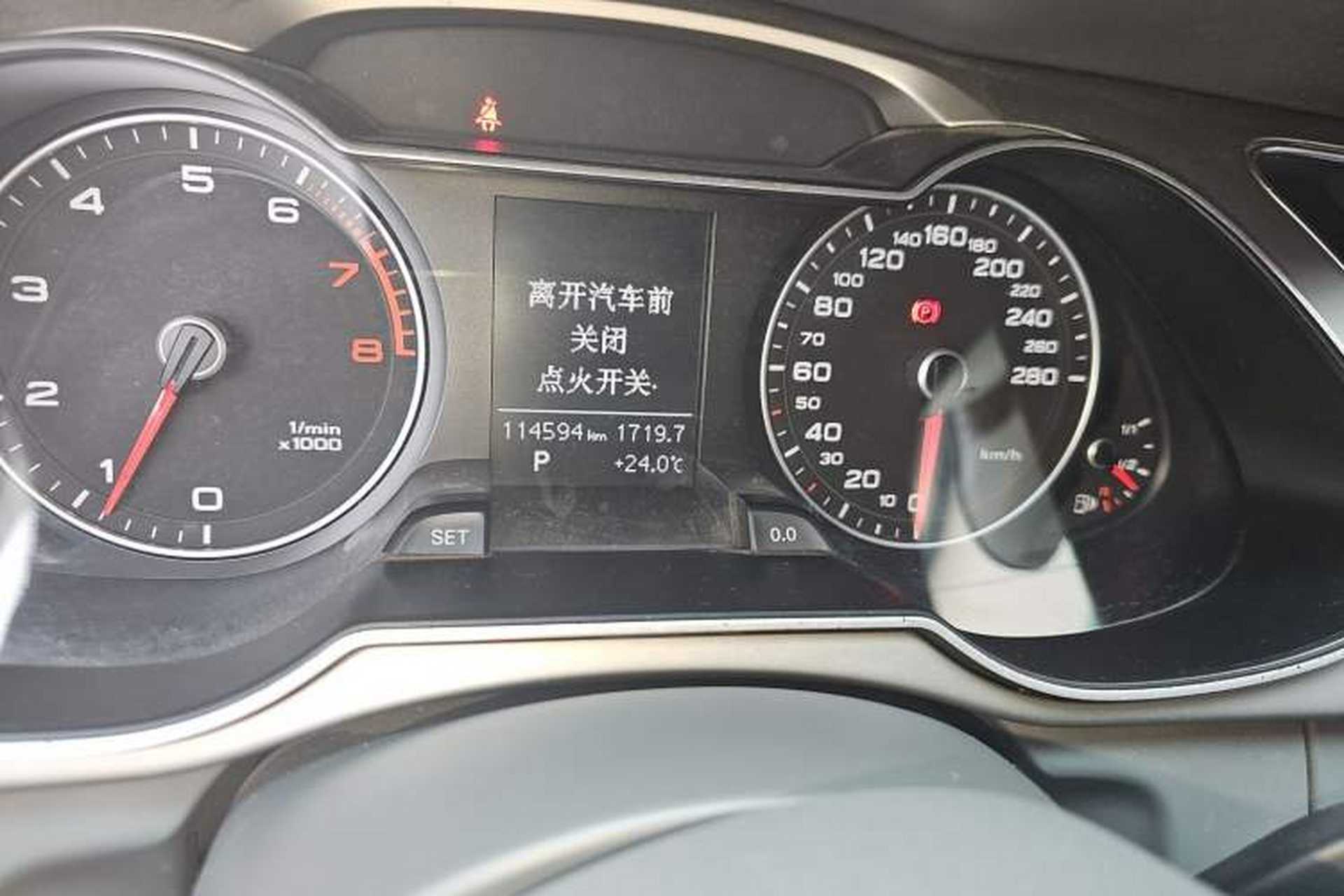 Used Audi A4L 2013 35 TFSI Automatic Standard Model Odometer Close Up