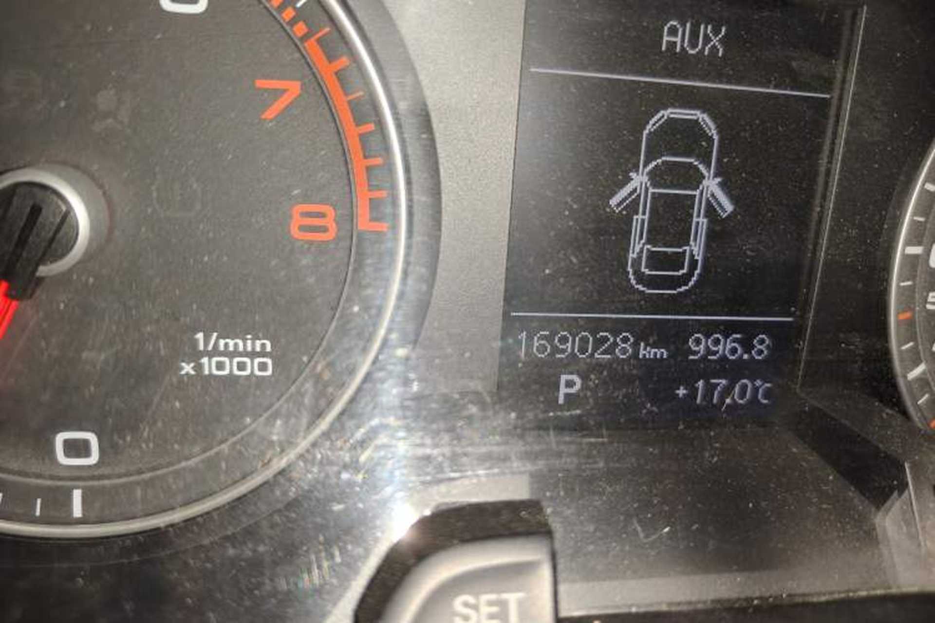 Used Audi A4L 2013 35 TFSI Automatic Comfort Model Odometer Close Up