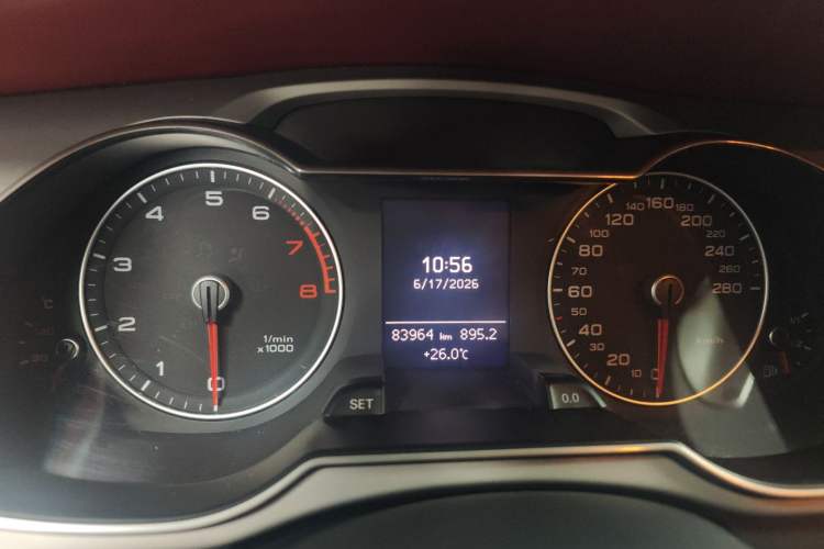 Used Audi A4L 2013 35 TFSI Automatic Standard Model Odometer Close Up
