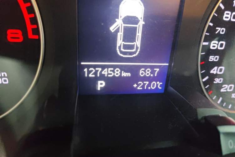 Used Audi A4L 2013 35 TFSI Automatic Comfort Model Odometer Close Up