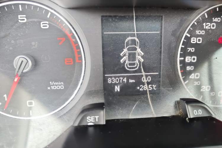 Used Audi A4L 2013 35 TFSI Automatic Comfort Model Odometer Close Up
