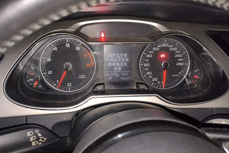 Used Audi A4L 2013 35 TFSI Automatic Standard Model Odometer Close Up
