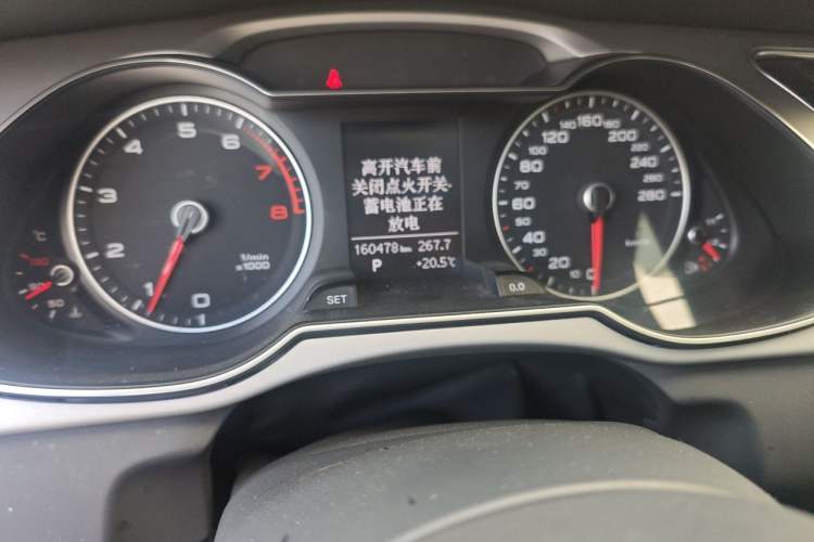 Used Audi A4L 2013 35 TFSI Automatic Standard Model Odometer Close Up