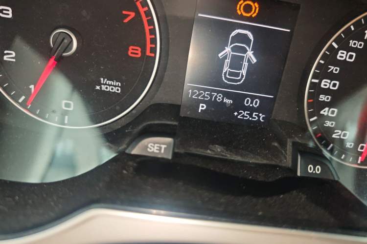 Used Audi A4L 2013 35 TFSI Automatic Standard Model Odometer Close Up