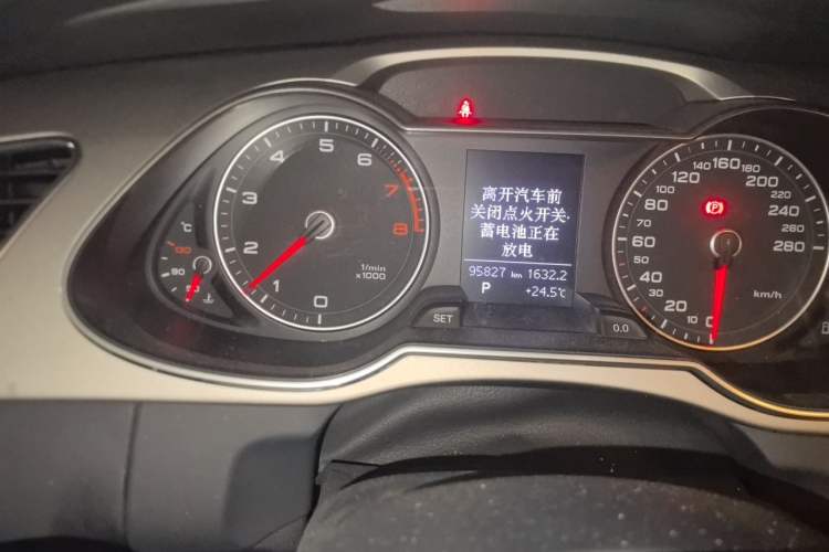Used Audi A4L 2013 40 TFSI quattro Individual Sport Edition Odometer Close Up