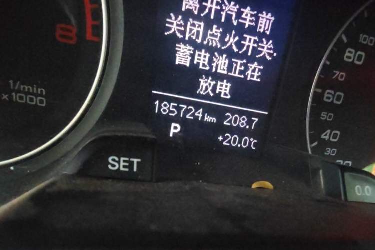 Used Audi A4L 2013 35 TFSI Automatic Standard Model Odometer Close Up