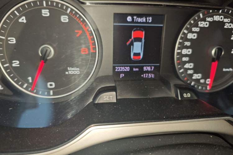 Used Audi A4L 2013 35 TFSI Automatic Technology Edition Odometer Close Up