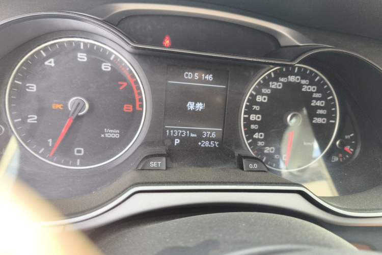 Used Audi A4L 2013 30 TFSI Automatic Comfort Model Odometer Close Up