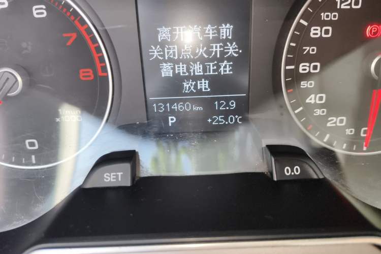 Used Audi A4L 2013 35 TFSI Automatic Standard Model Odometer Close Up