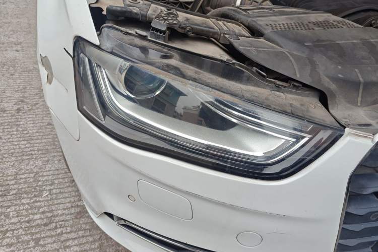 Used Audi A4L 2013 35 TFSI Automatic Standard Model Right Front Headlight