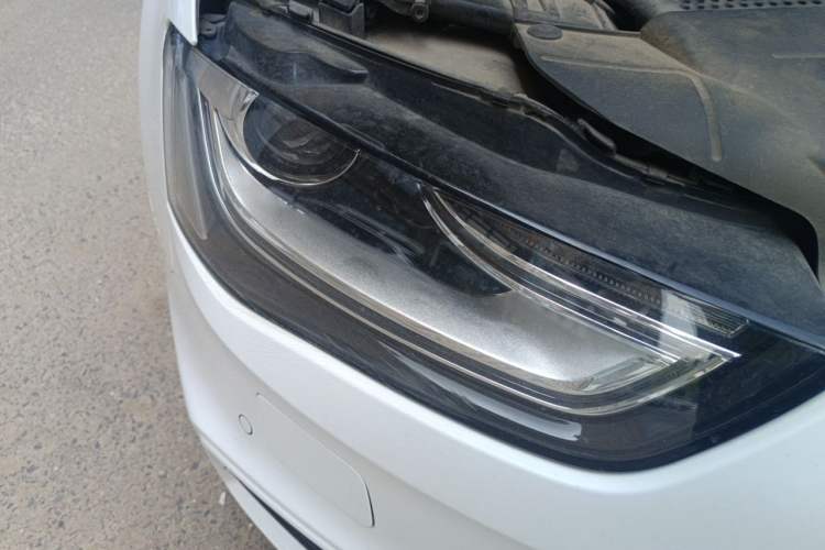 Used Audi A4L 2013 40 TFSI quattro Sport version Right Front Headlight