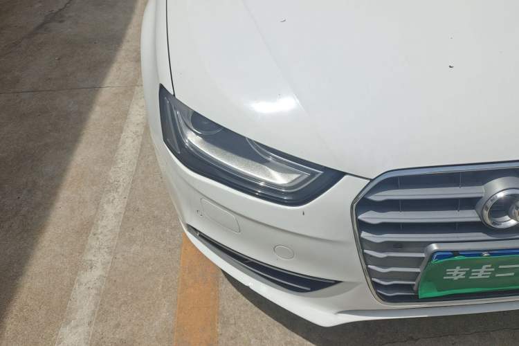 Used Audi A4L 2013 35 TFSI Automatic Standard Model Right Front Headlight