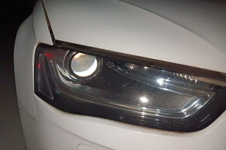 Used Audi A4L 2013 35 TFSI Automatic Standard Model Right Front Headlight