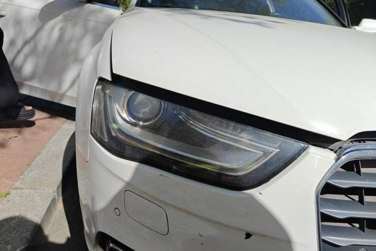 Used Audi A4L 2013 35 TFSI Automatic Comfort Model Right Front Headlight