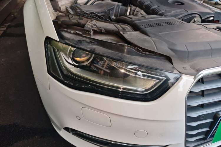 Used Audi A4L 2013 35 TFSI Automatic Technology Edition Right Front Headlight