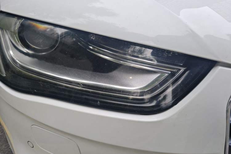 Used Audi A4L 2013 35 TFSI Automatic Standard Model Right Front Headlight