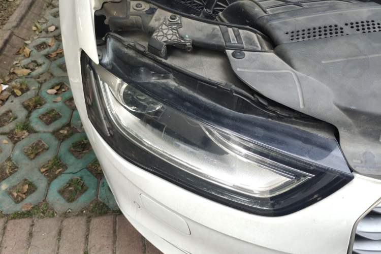 Used Audi A4L 2013 35 TFSI Automatic Comfort Model Right Front Headlight