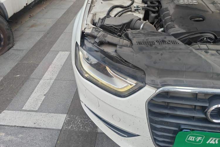 Used Audi A4L 2013 35 TFSI Automatic Comfort Model Right Front Headlight