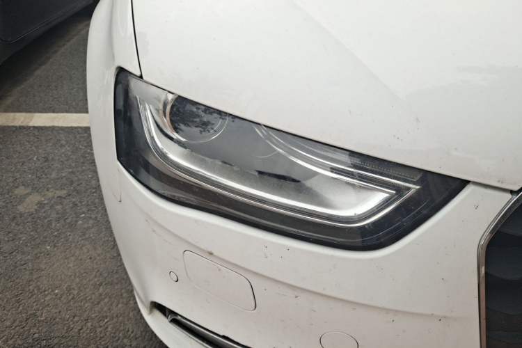 Used Audi A4L 2013 35 TFSI Automatic Standard Model Right Front Headlight