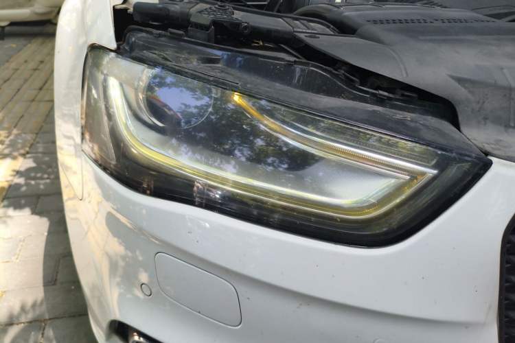 Used Audi A4L 2013 35 TFSI Automatic Standard Model Right Front Headlight