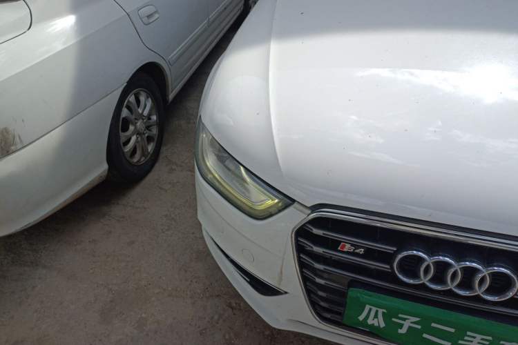 Used Audi A4L 2013 35 TFSI Automatic Standard Model Right Front Headlight
