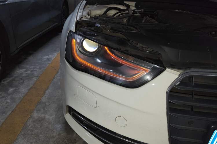 Used Audi A4L 2013 35 TFSI Automatic Comfort Model Right Front Headlight