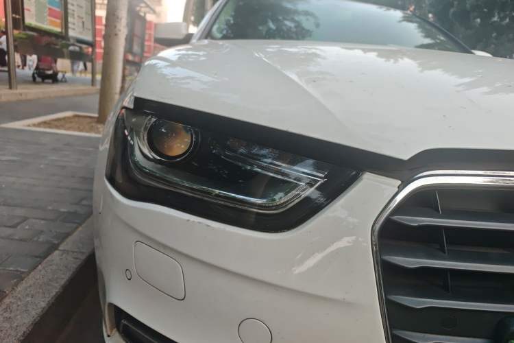 Used Audi A4L 2013 35 TFSI Automatic Standard Model Right Front Headlight
