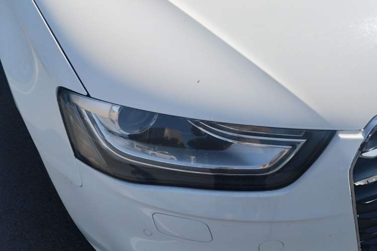 Used Audi A4L 2013 35 TFSI Automatic Comfort Model Right Front Headlight