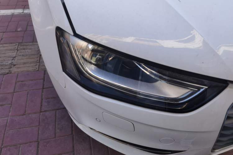 Used Audi A4L 2013 35 TFSI Automatic Comfort Model Right Front Headlight