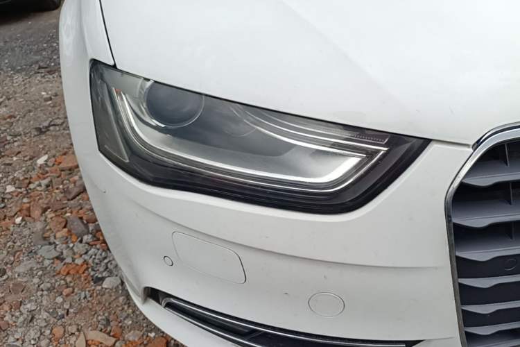 Used Audi A4L 2013 35 TFSI Automatic Standard Model Right Front Headlight