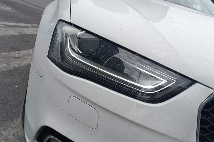 Used Audi A4L 2013 35 TFSI Automatic Standard Model Right Front Headlight