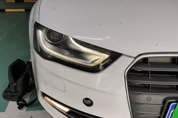 Used Audi A4L 2013 35 TFSI Automatic Standard Model Right Front Headlight