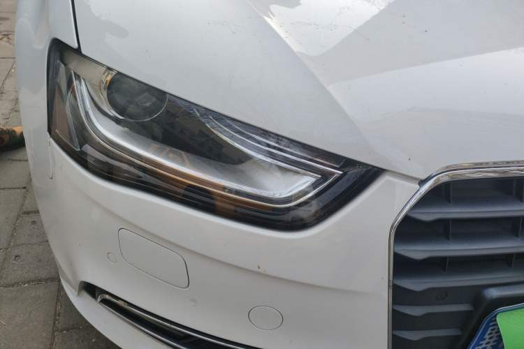 Used Audi A4L 2013 35 TFSI Automatic Comfort Model Right Front Headlight